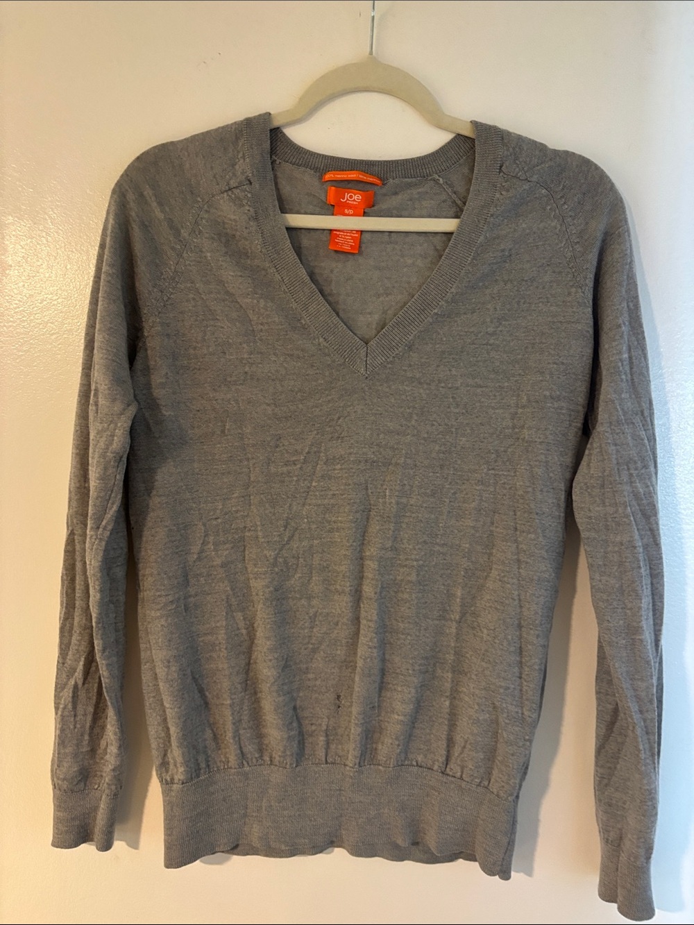 Joe Fresh Women's Gray V-Neck Lightweight Sweater